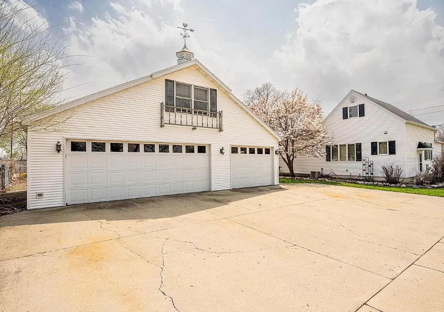 520 Dove Street — Photo 4