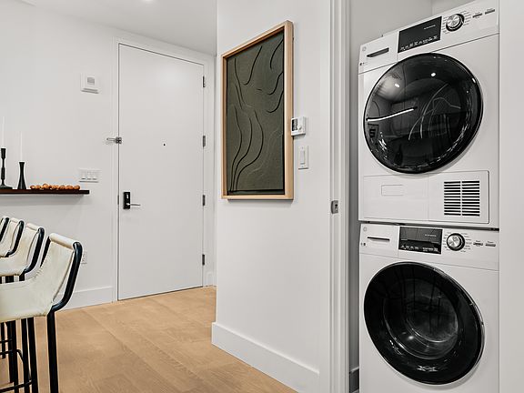 5th image of 250 W 49th St #1001