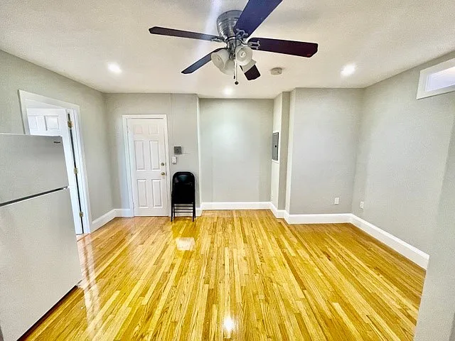 3 bed, 9999 sqft, $4,995 — Photo 3