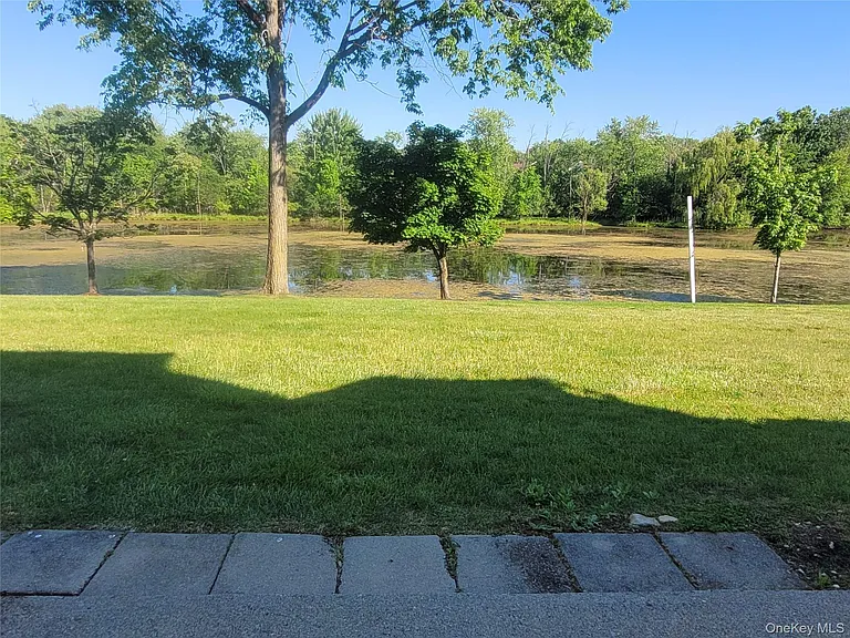 40 Brick Pond Rd — Photo 8