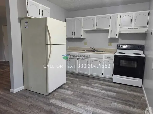 519 Taff Cir APT C, Louisville, OH 44641