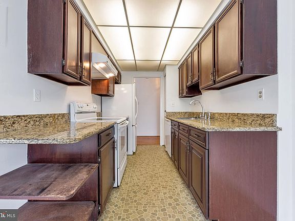 5th image of 2817 Jermantown Rd APT 105