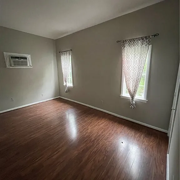 112 Houston St #6 — Photo 3