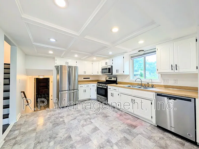 4382 Rosebriar Ave — Photo 7