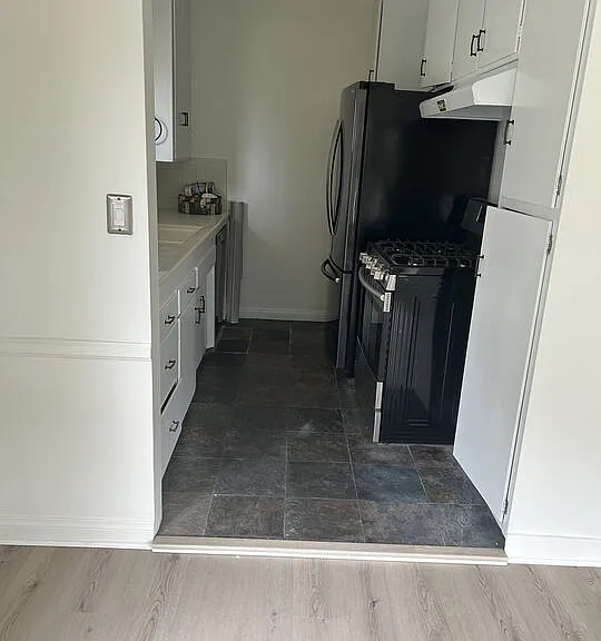 1128 S Oakhurst Dr #1 — Photo 2
