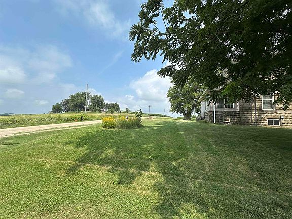 3rd image of 2733 S Curtiss Rd