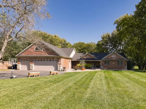 5S571 Tuthill Rd, Naperville, IL 60563
