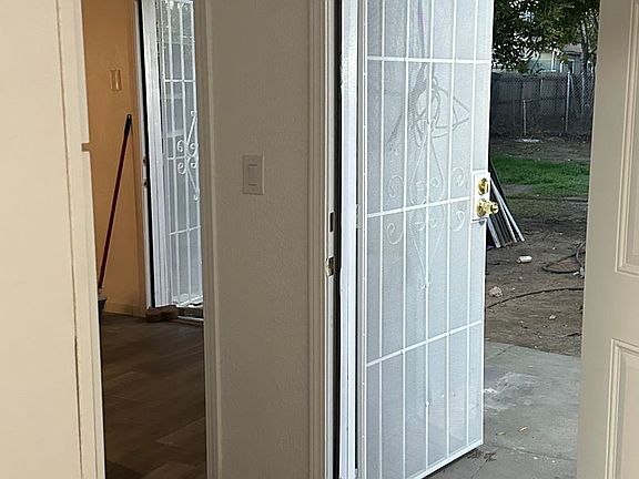 3rd image of 764 W 10th St