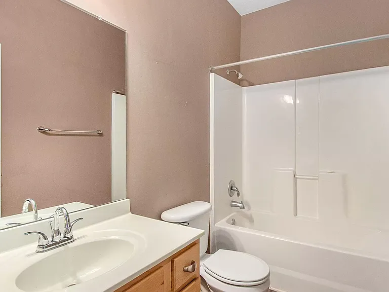 4722 S 194th Ave — Photo 26