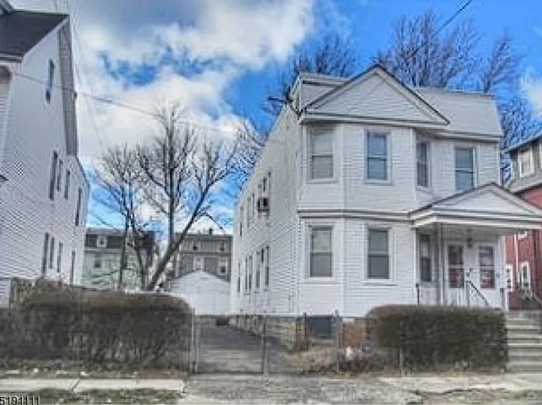 133 Dewey St, Newark City, NJ 07112