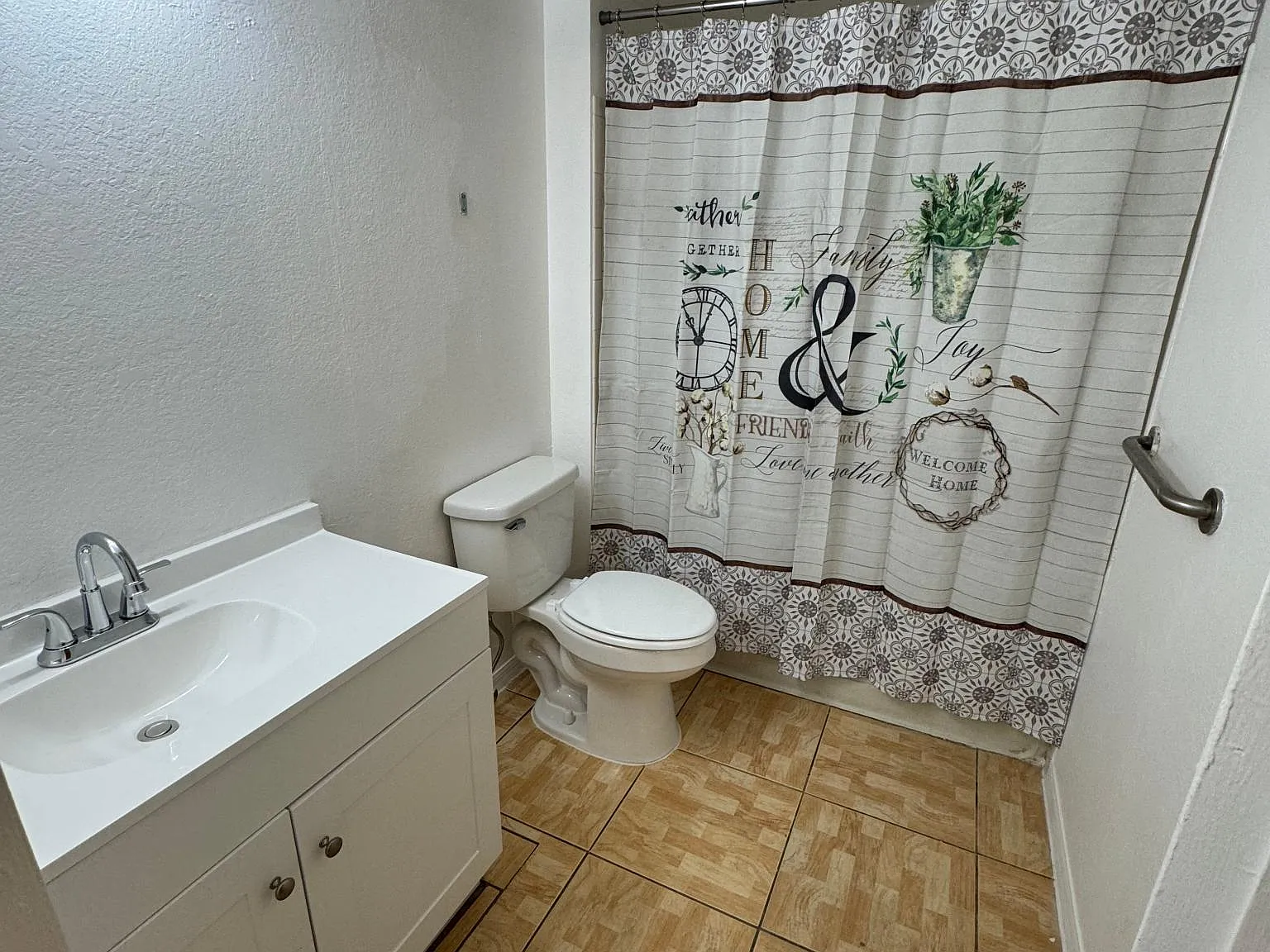 2 bed, 1054 sqft, $1,550 — Photo 4
