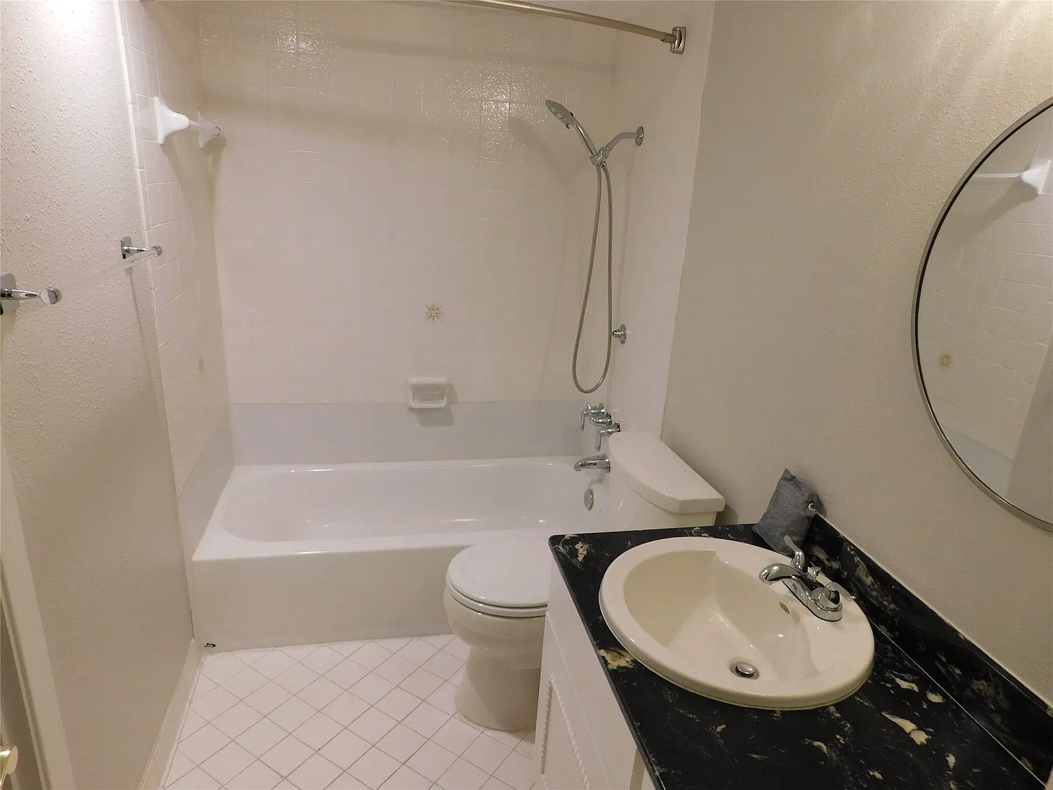 1 bed, 1.0 bath, 630 sqft, $1,500 — Photo 2