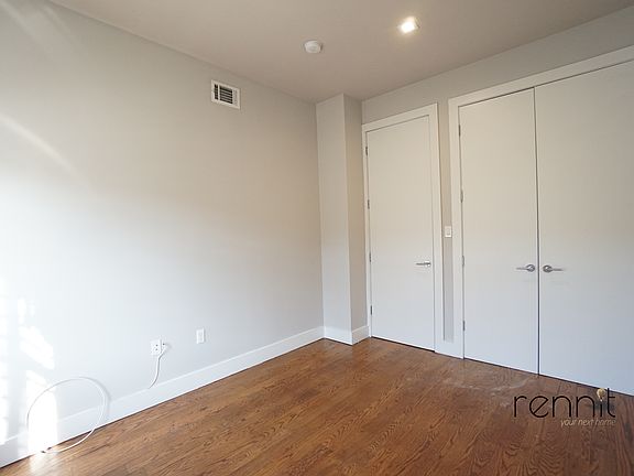 5th image of 918 Hart St #1R