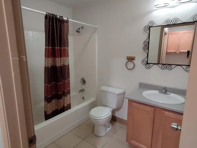 819 H St #14 — Photo 18