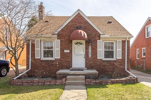 1st image of 1830 Kingsbury Ave