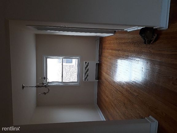 3rd image of 2721 W Berwyn Ave