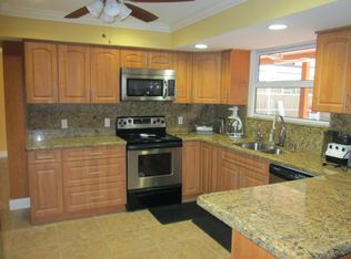 11621 NW 29th Pl, Sunrise, FL 33323