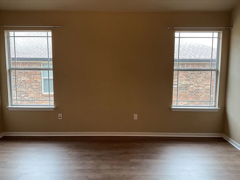 3508 Lauren St — Photo 12