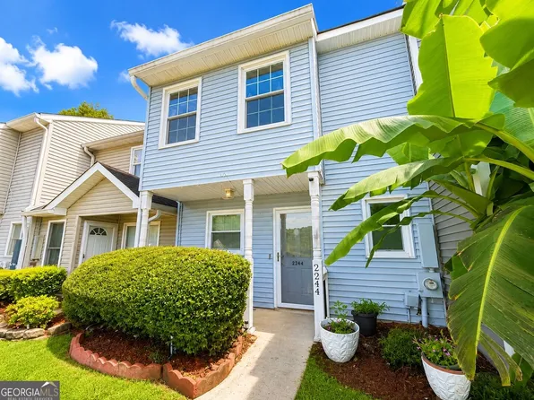 2244 Wellington Cir, Lithonia, GA 30058