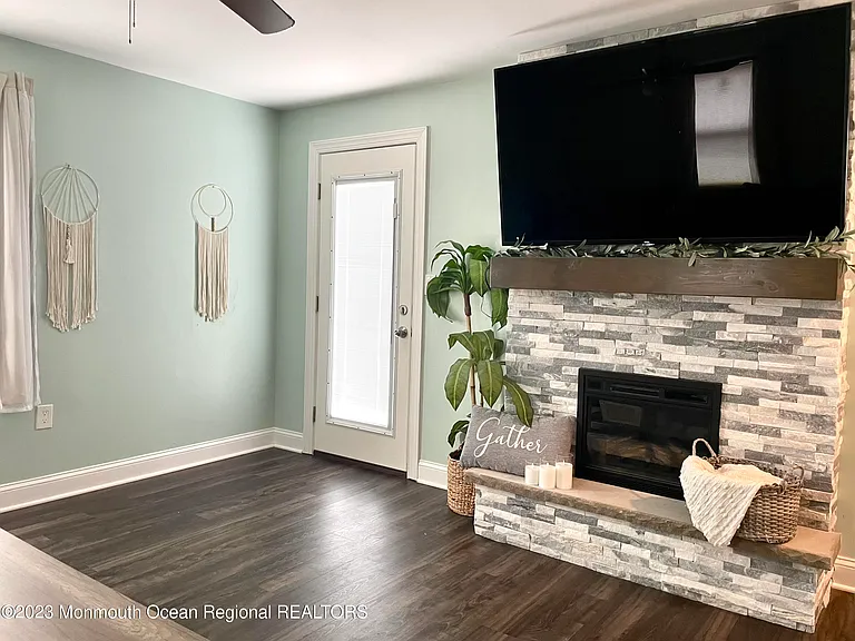 1414 Treeneedle Rd — Photo 11