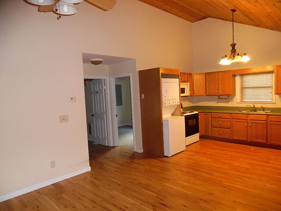 Additional view of kitchen