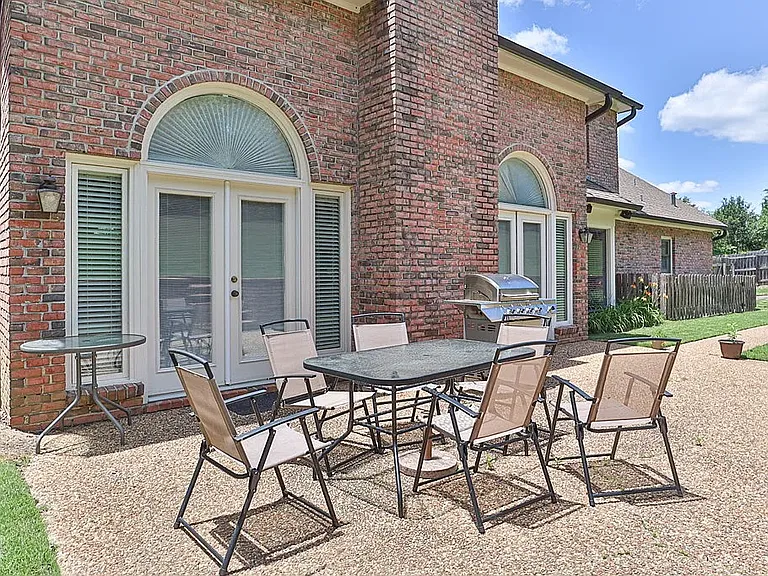 7 Bridgecreek Ct — Photo 10