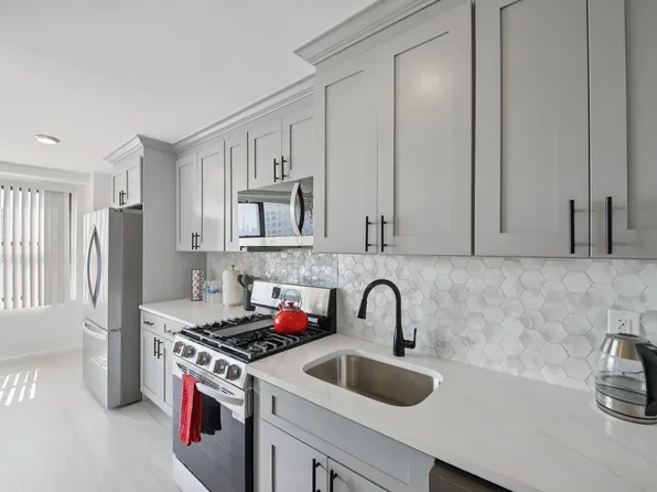 10 Huron Avenue image 17 of 37