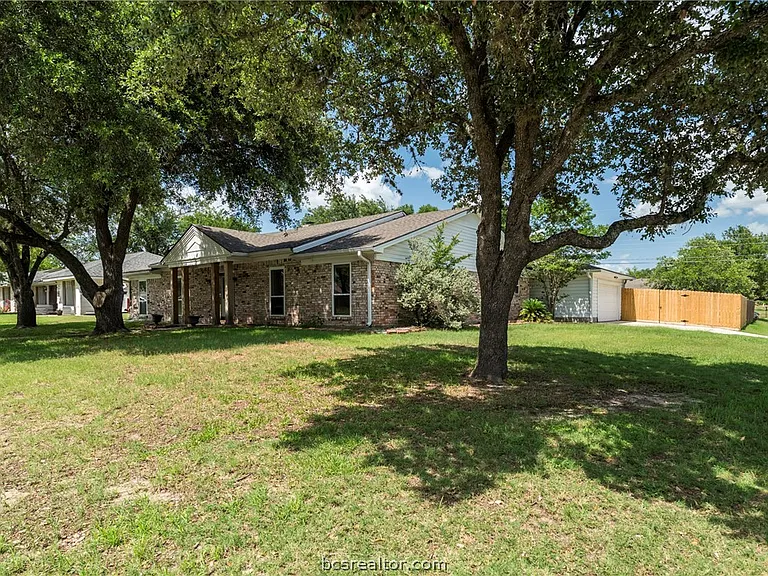 3705 Holly Dr — Photo 22