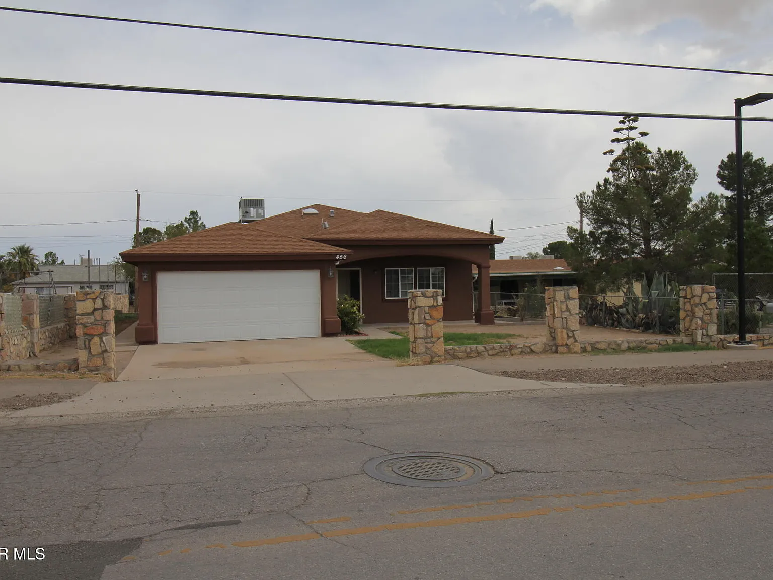 3 bed, 2.0 bath, 1657 sqft, $1,400 — Photo 3