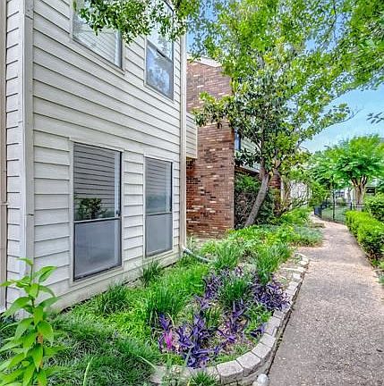 4th image of 5701R Winsome Ln