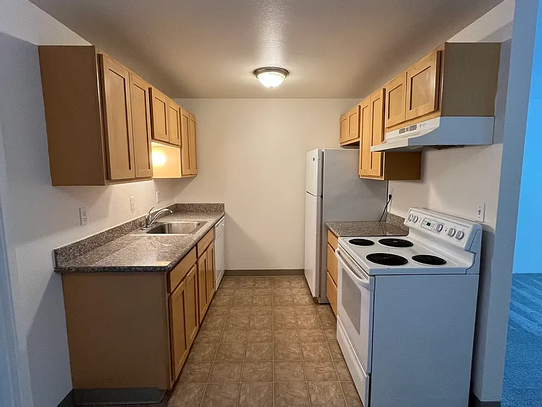 5647 SE 72nd Ave — Photo 5