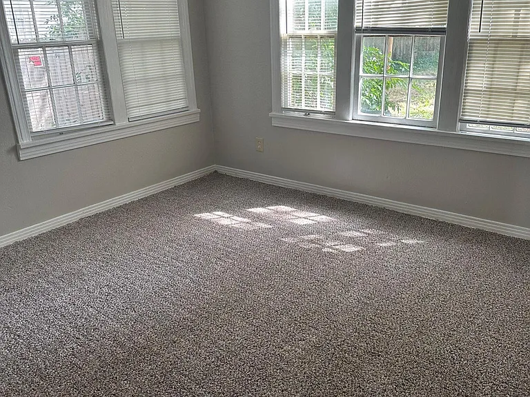 500 Oakdale Ave — Photo 8