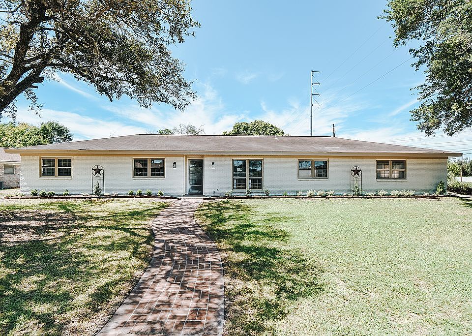 1st image of 4913 Dahlia Ln