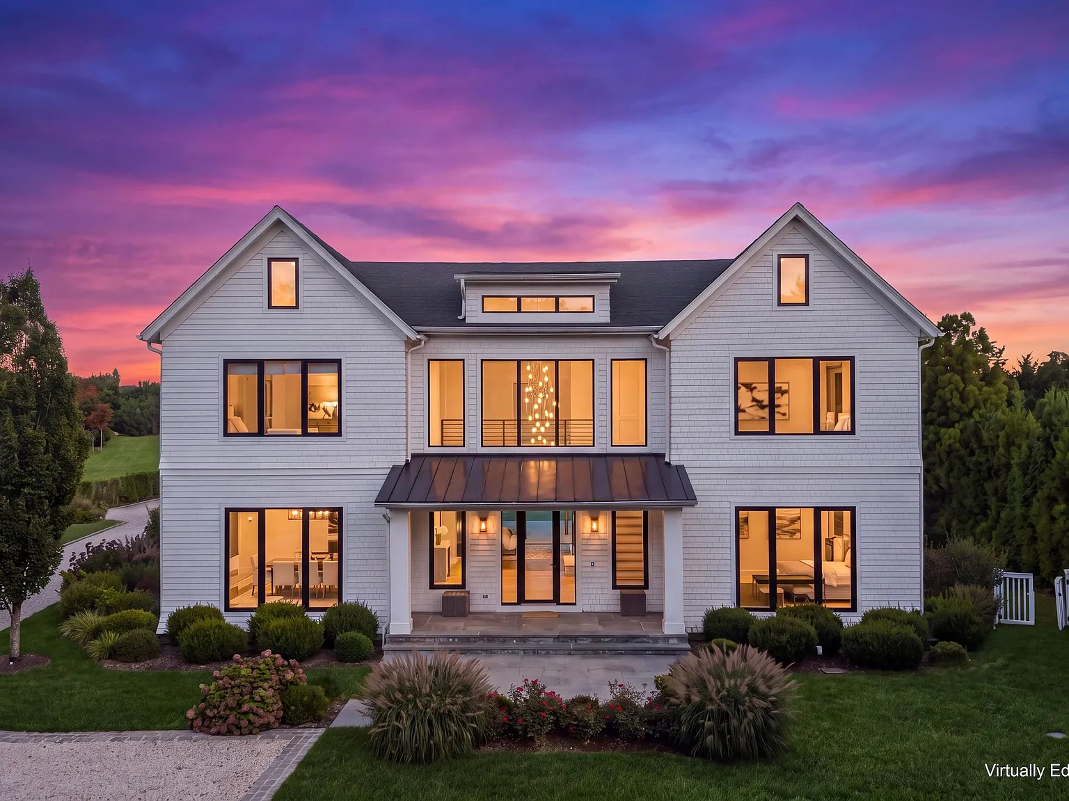 Southampton Village 7 Bedroom with Oversized Pool — Photo 2