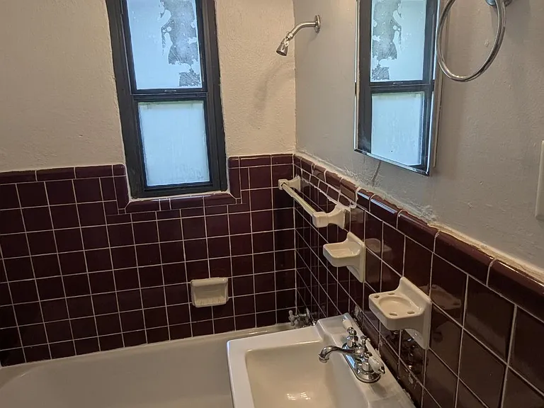 821 Marcus St SE — Photo 6