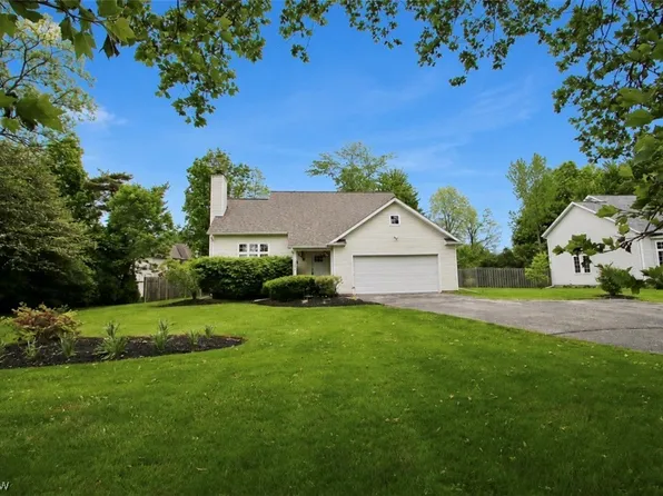 9846 Johnnycake Ridge Rd, Concord Township, OH 44060