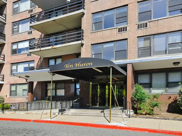 10 Huron Ave #1616, Jersey City, NJ 07306