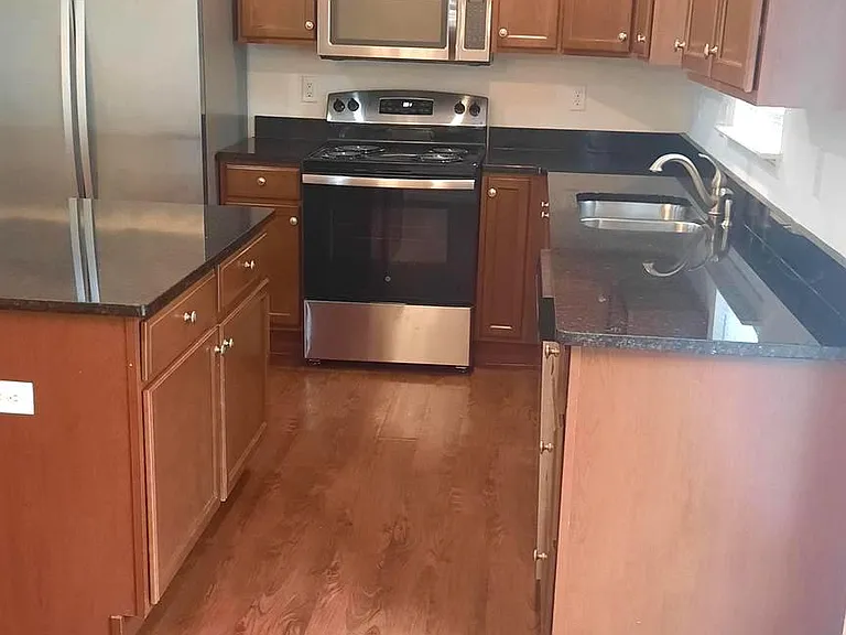 703 Admirals Quay Dr — Photo 5