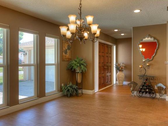 4th image of 8637 Pinetree Dr W