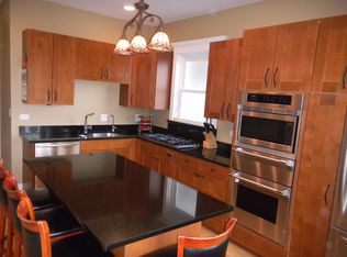 1923 W Irving Park Rd #2, Chicago, IL 60613