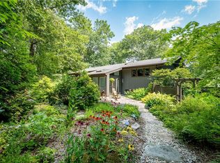 11 Peters Ln, Pound Ridge, NY 10576