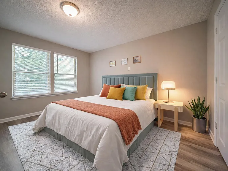 Laurel Creek Cir — Photo 1
