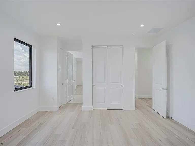 4775 Quercia Dr — Photo 30