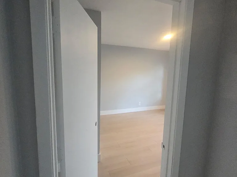 423 State St #1 — Photo 7