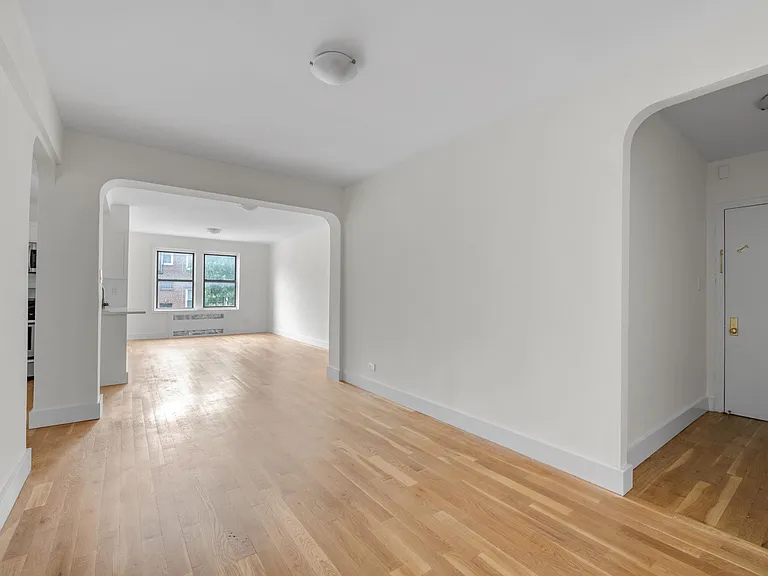 41-15 50th Ave #H — Photo 2