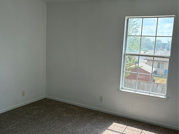 5th image of 1402 Dugger Cir