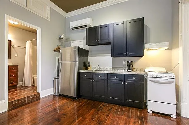 Studio, 1.0 bath, 569 sqft, $1,500 — Photo 4