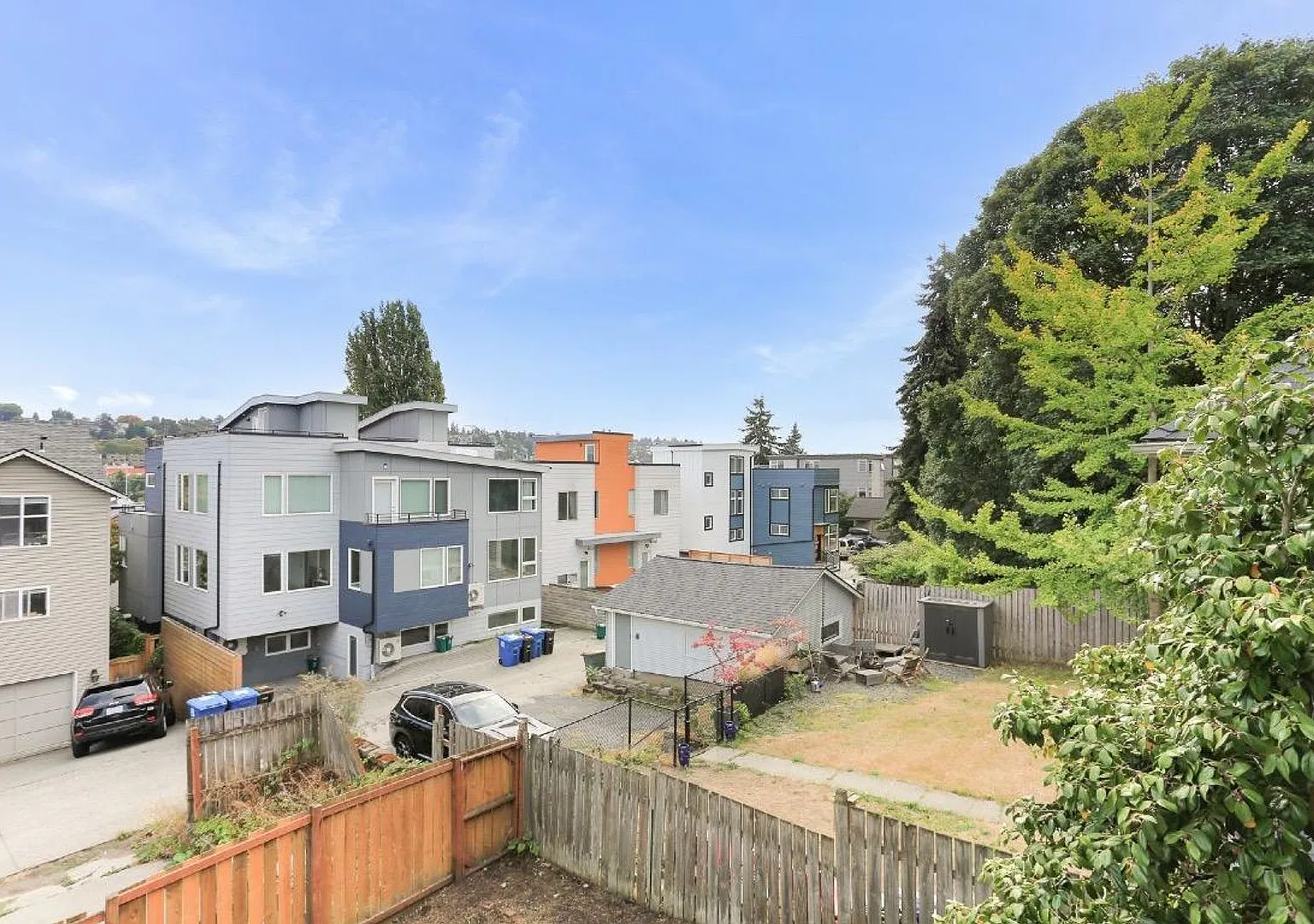 3052 22nd Ave W — Photo 2