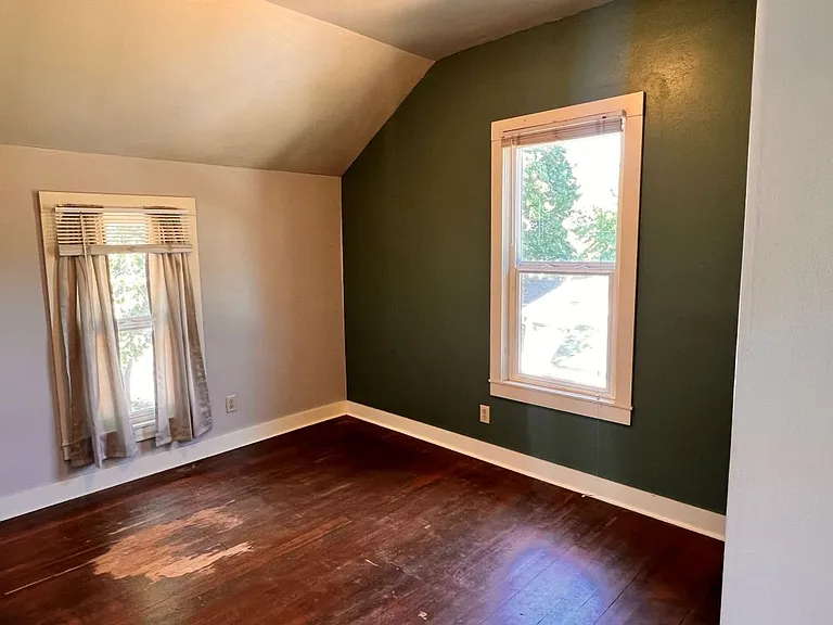 1004 W Pine St — Photo 12