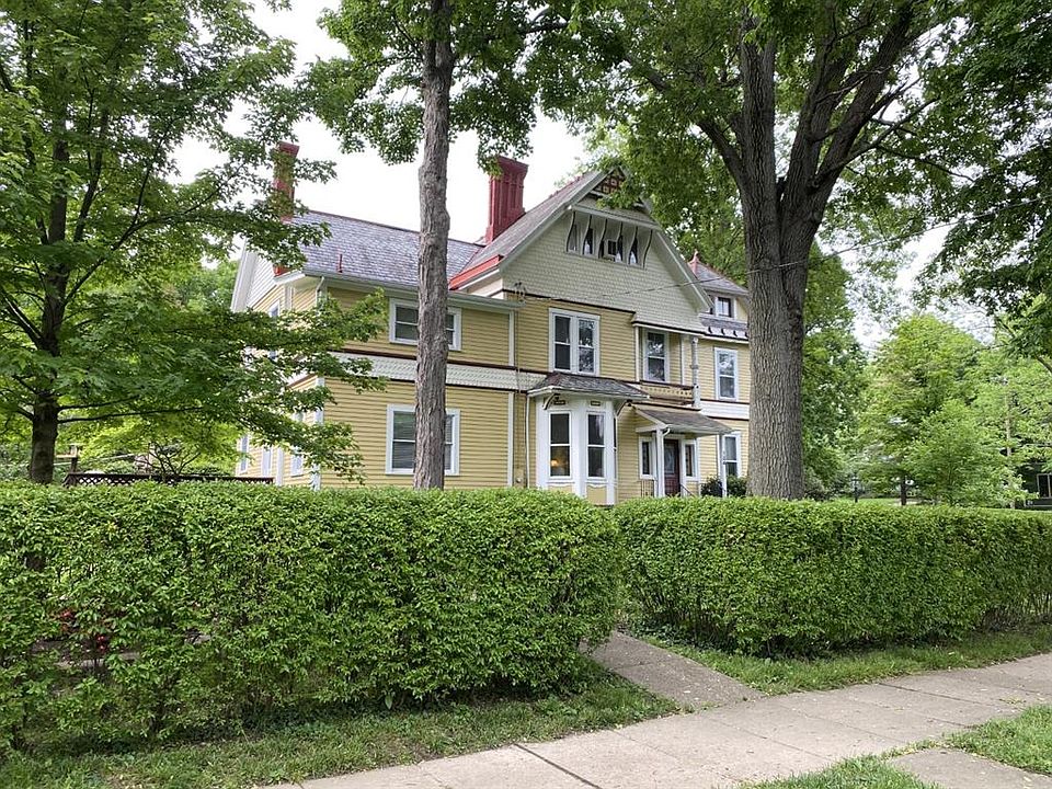 1st image of 134 E Mills Ave